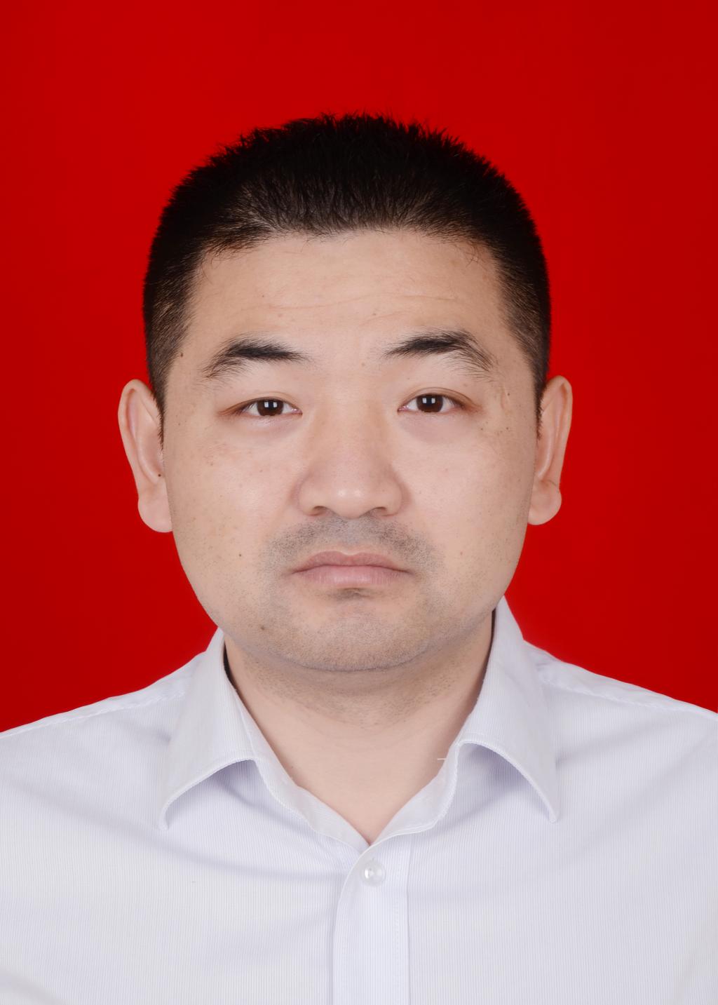 陈全龙证件照