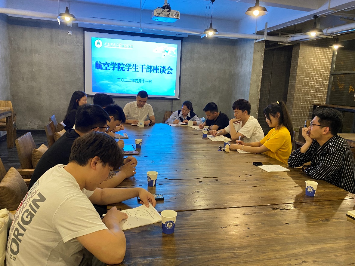 http://zhanqun.cqjtu.edu.cn:8080/_vsl/6E300E10BCFA724B394250466F1C06B0/219690FC/72B96