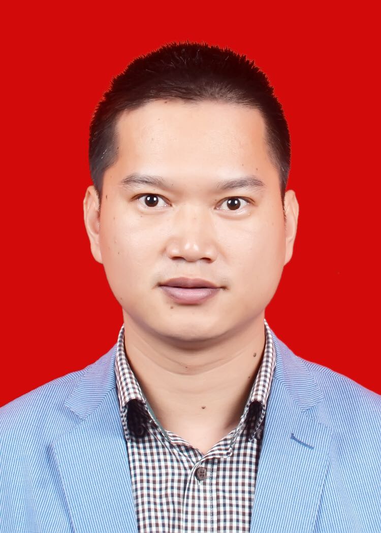 王强证件照
