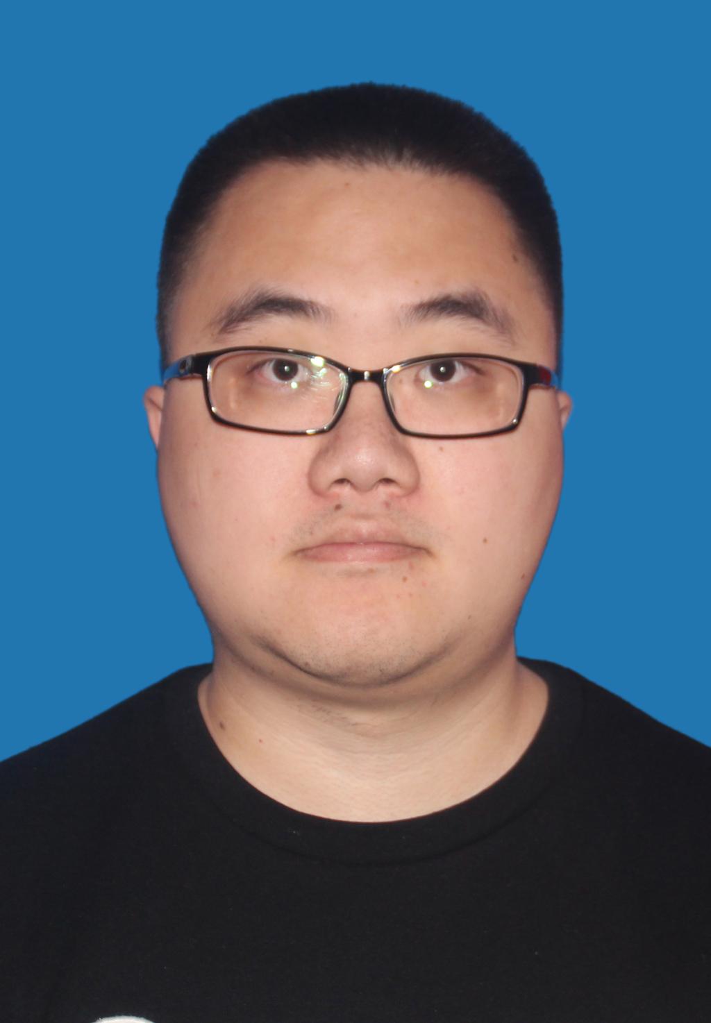 蔺诗韵证件照
